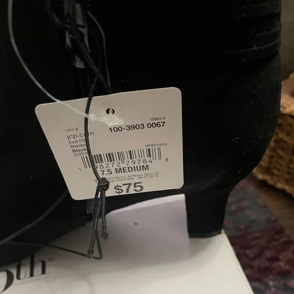 NWT East 5th Black Heeled Ankle Boots Size 7.5 Memory foam - Picture 4 of 7